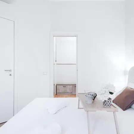 Easylife - Cozy Flat In Porta Venezia Milaan